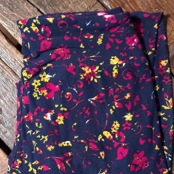 Lot of 6 Gently Used LuLaRoe One Size OS Buttery Soft Leggings - Picture 6 of 7